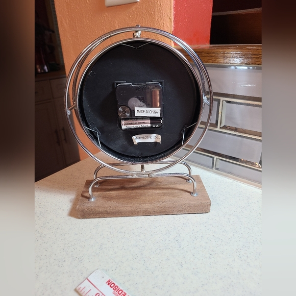 Silver and White Table Clock - Picture 3 of 7